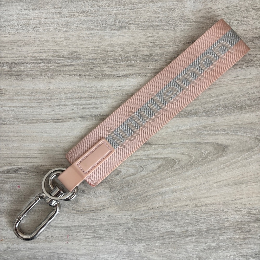 Lululemon Never Lost Keychain Pink Mist / Silver.